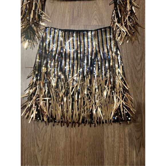 Elliatt Oratorio Crop Top & Mini Skirt Set in Black/Gold Sequin size S - Picture 8 of 11